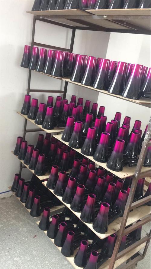 内蒙古喷油加工厂与塑料制品产业探析
